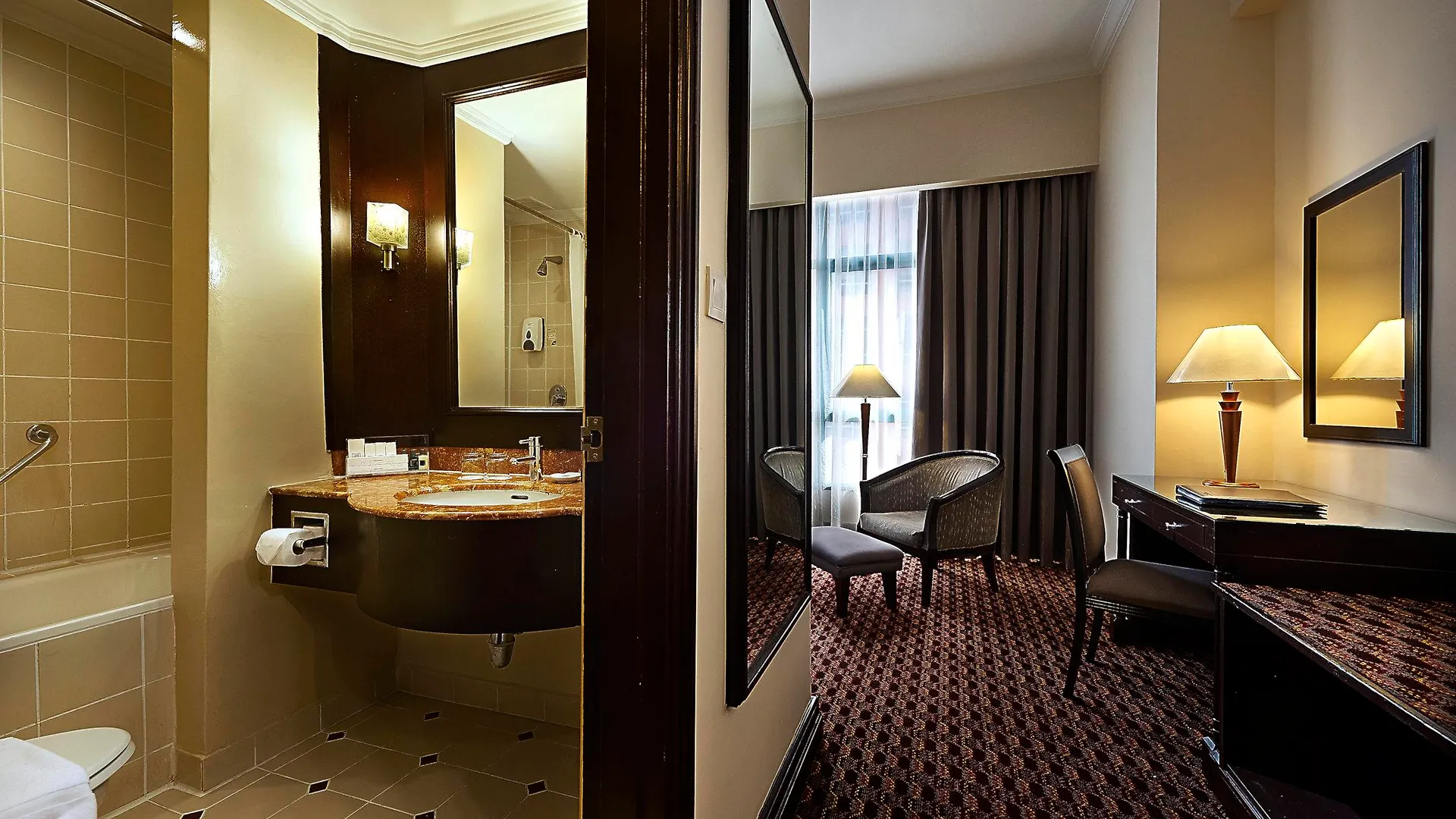 Berjaya Penang Hotel George Town 4*,