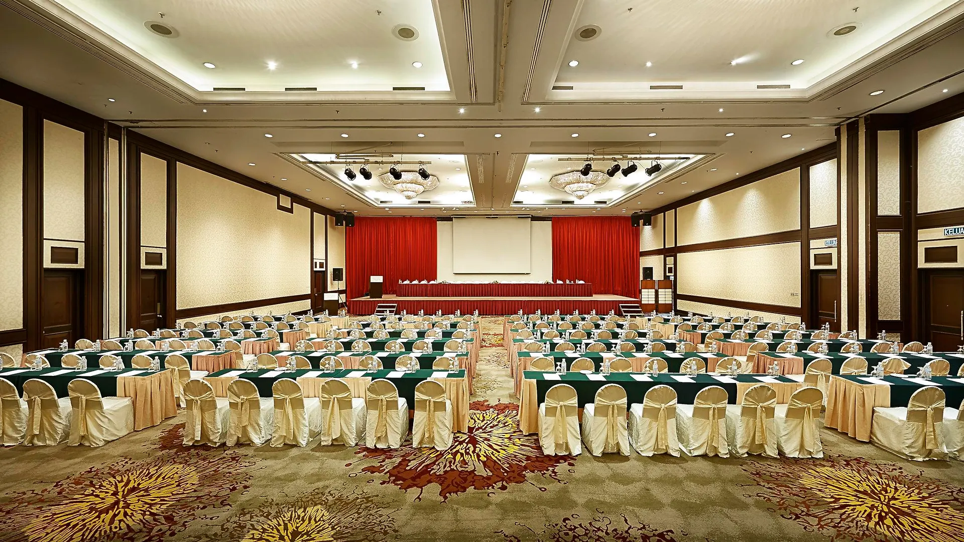 ג'ורג' טאון Berjaya Penang Hotel 4*, ג'ורג' טאון